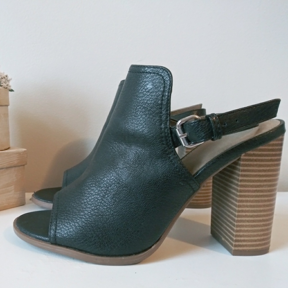 Route 66 black peep toe chunk heel